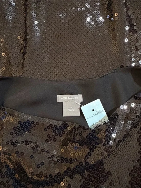 NEW BEAUTIFUL ANN TAYLOR BLACK SEQUIN BOAT NECKLINE SLEEVELESS TOP SIZE 0 - Picture 9 of 16
